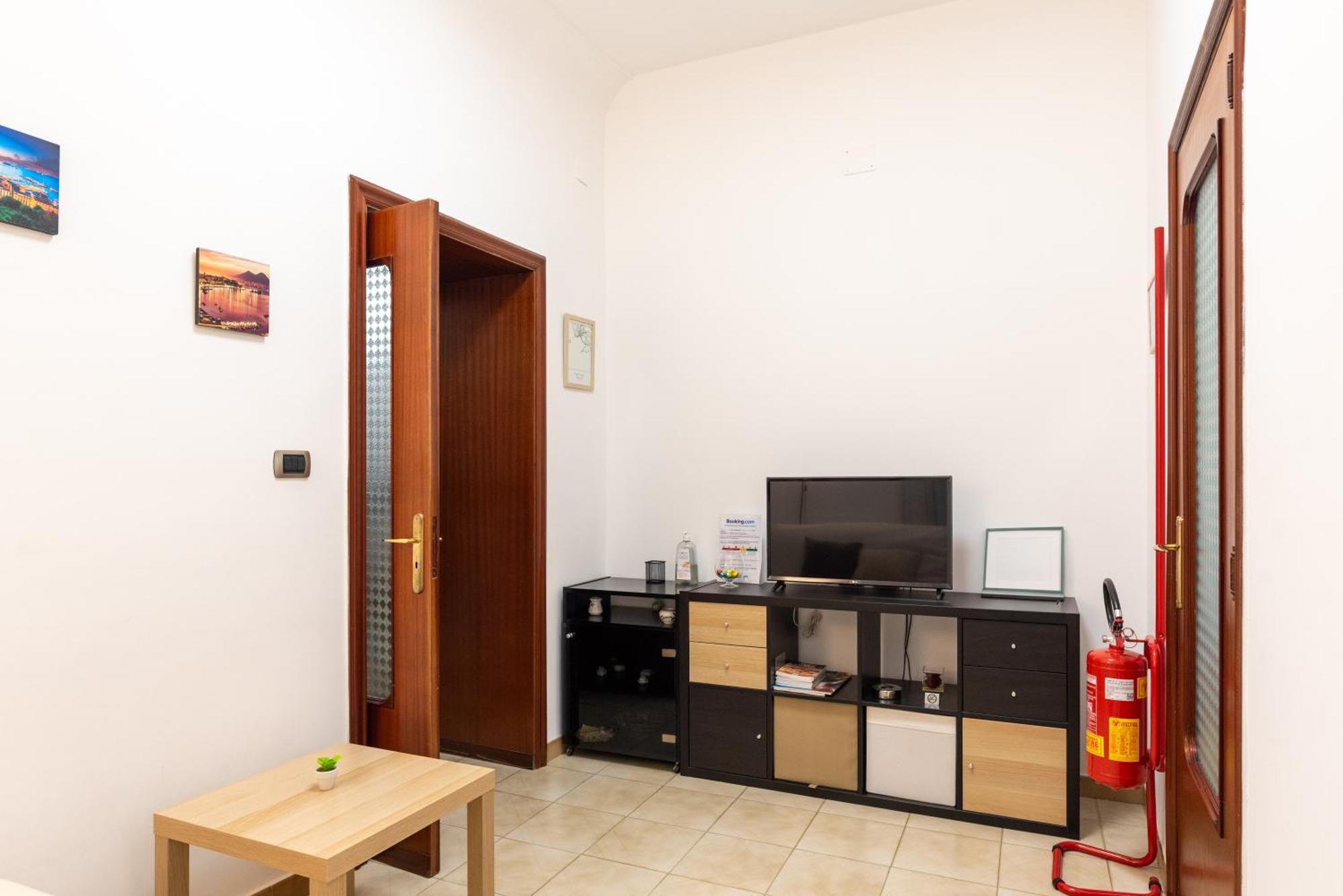 Am Apartment Napoli - Tra Il Centro E La Stazione Centrale 外观 照片
